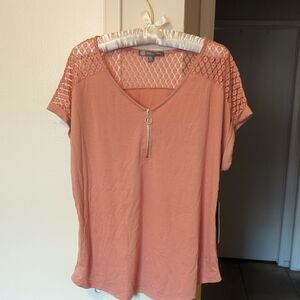 ✨SALE✨Daisy Fuentes Pink Relaxed Short Sleeve Blouse